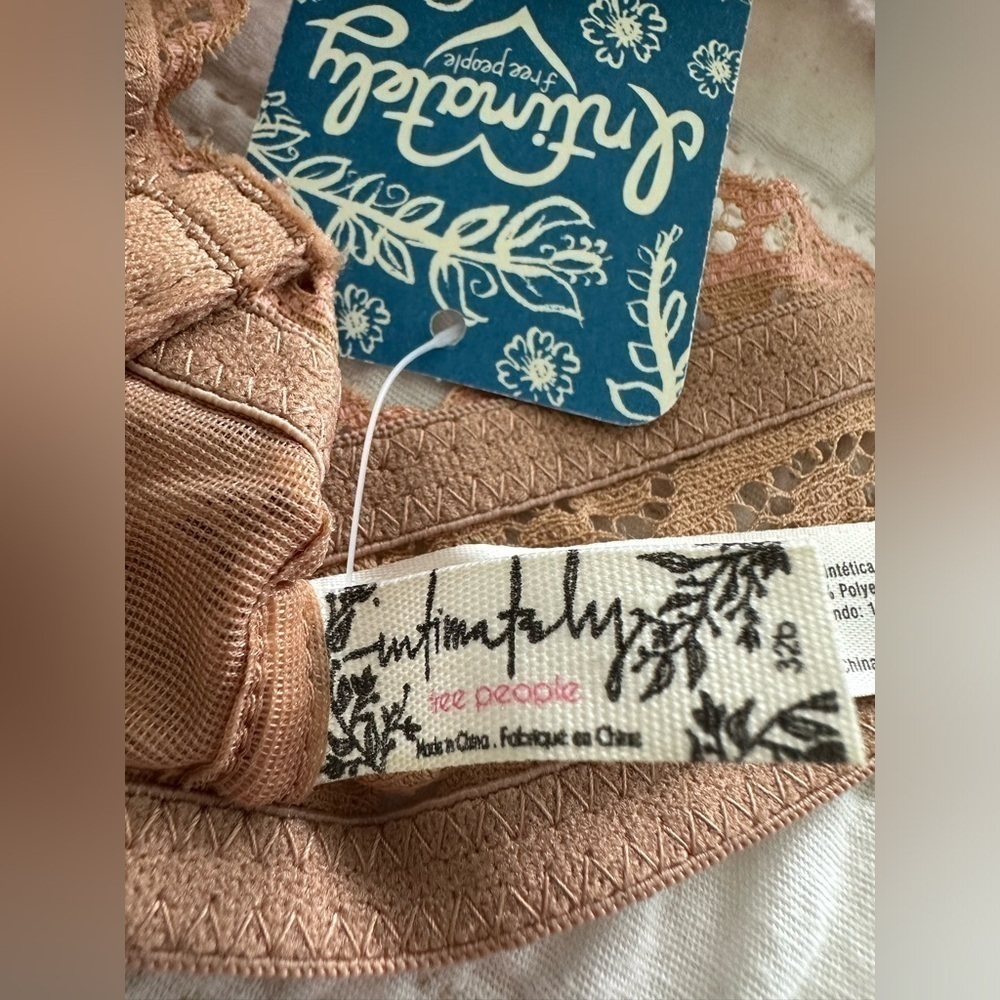 Free People Intimately Slow Dance Underwire Bra in Nude Size 32B - Picture 9 of 12
